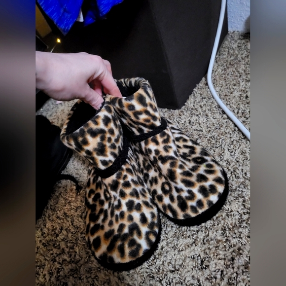 Victoria Secret PINK Cheetah Print Slipper Booties (RARE & HTF)(5-6)(NWOT) - Picture 3 of 5